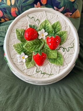 Ceramic Strawberry Decorative Box - Red & Green